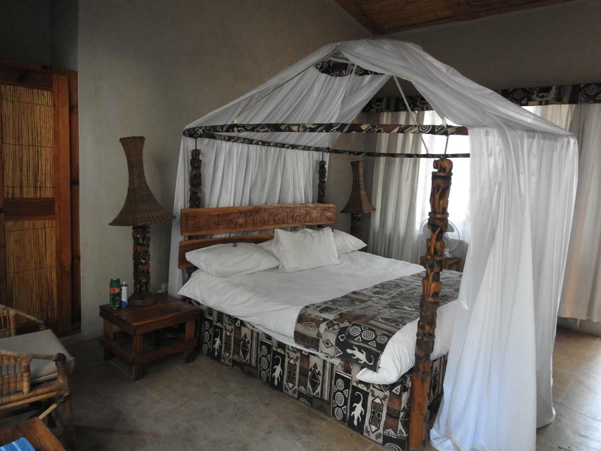 Norman Carr Cottage Monkey Bay Kültér fotó