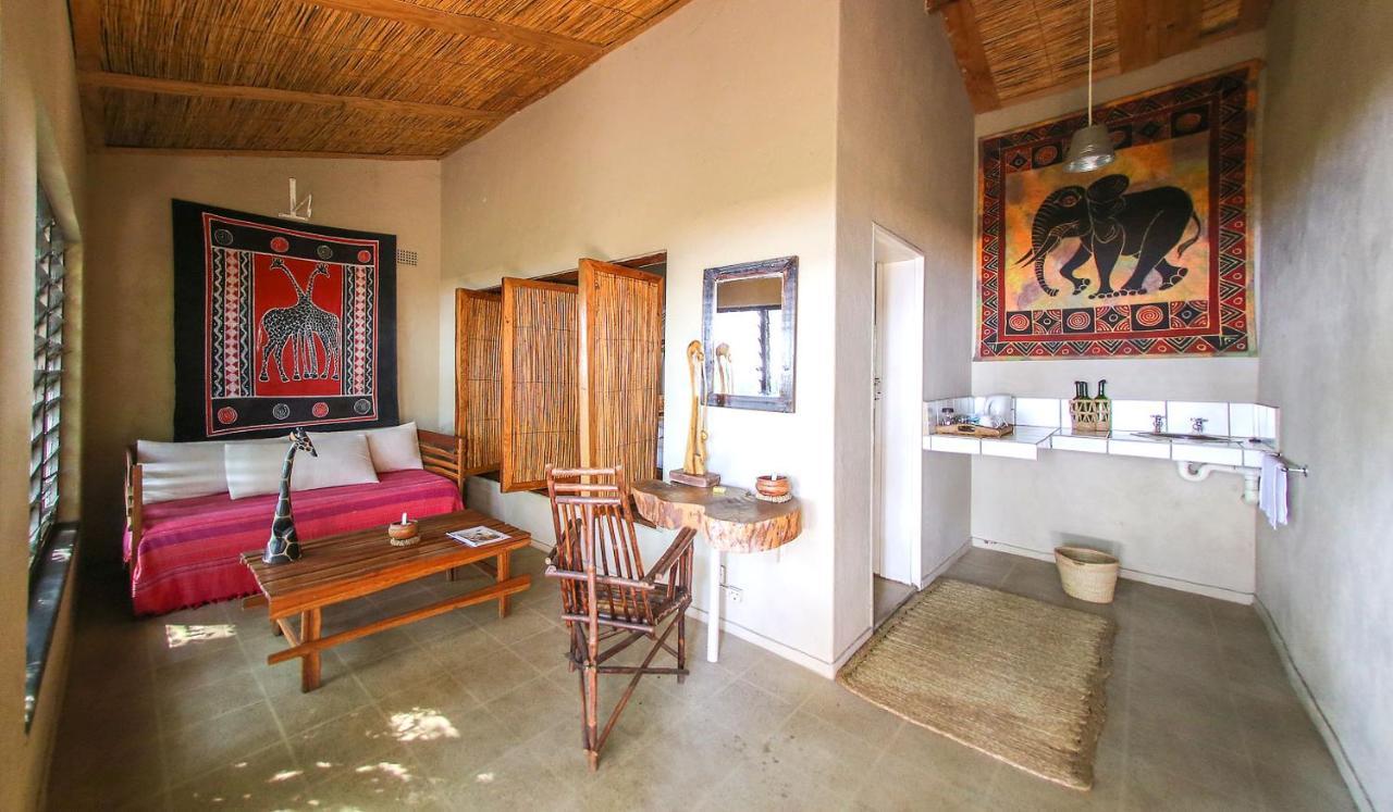 Norman Carr Cottage Monkey Bay Kültér fotó